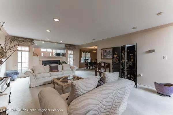 Bridgewater, NJ 08807,302 Porter Way W