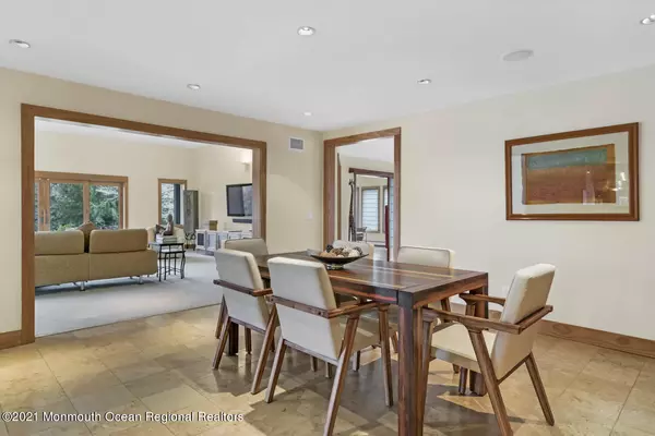 Rumson, NJ 07760,17 Bellevue Avenue