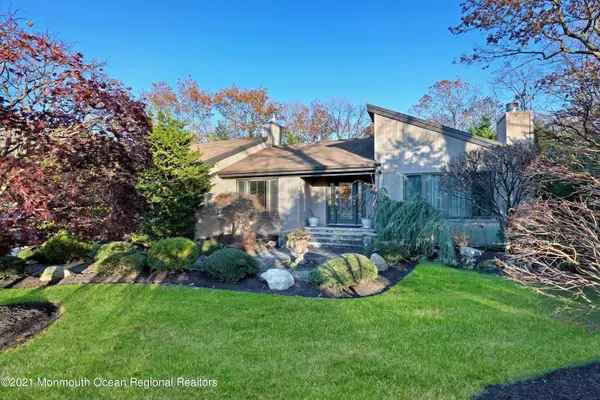 96 Windsor Drive, Eatontown, NJ 07724