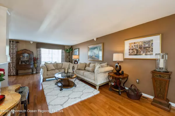 Laurence Harbor, NJ 08879,15 Capica Court #106