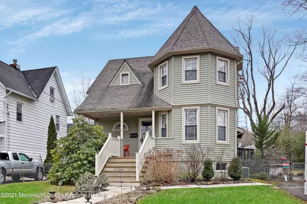 Atlantic Highlands, NJ 07716,9 Oakland Avenue