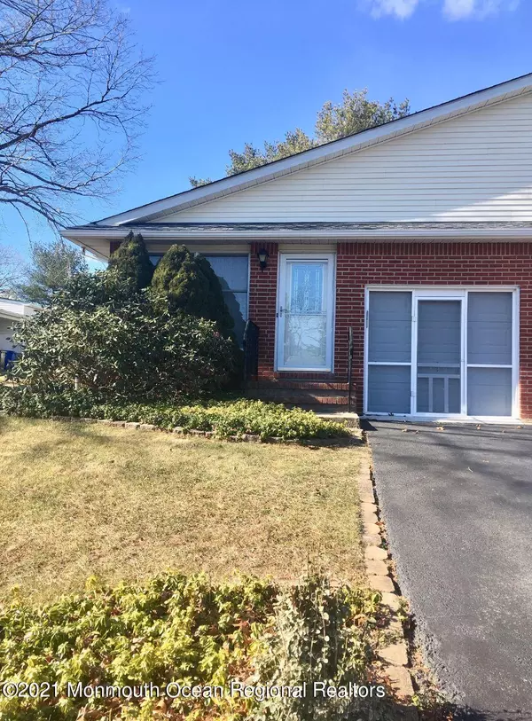 Stafford, NJ 08050,18 Magnoia Road