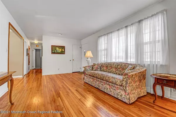 Jamesburg, NJ 08831,22 Half Acre Road