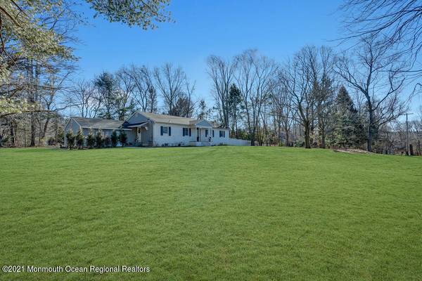 39 Schanck Road, Holmdel, NJ 07733
