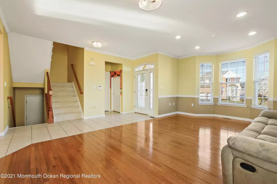 5 Violet Court, Monroe, NJ 08831