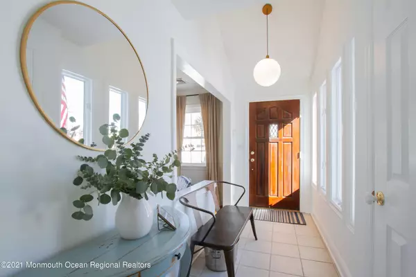 Little Silver, NJ 07739,33 N Sunnycrest Drive