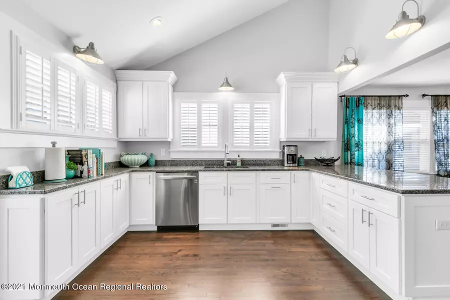 72 Rumson Road, Little Silver, NJ 07739