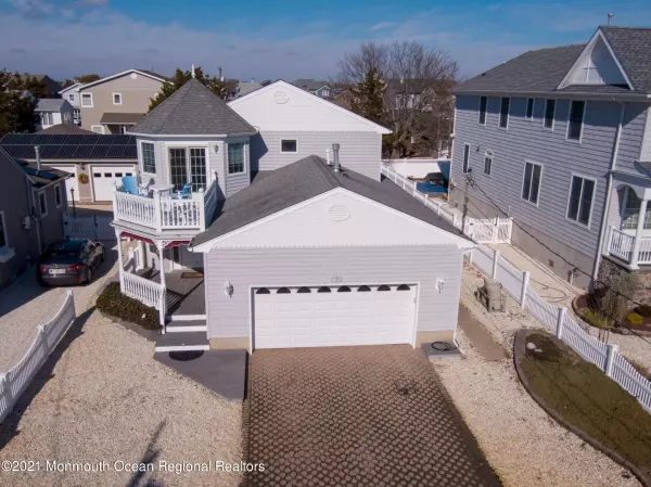 190 Pershing Boulevard, Lavallette, NJ 08735