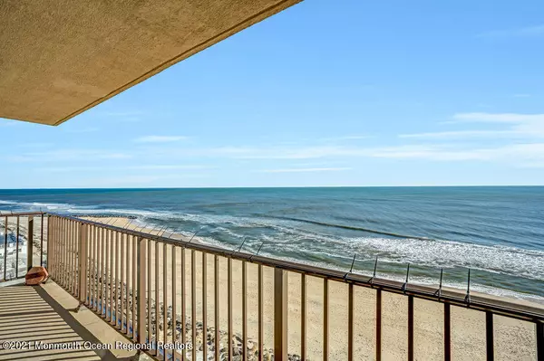 Monmouth Beach, NJ 07750,55 Ocean Avenue #8C