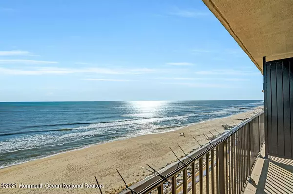 Monmouth Beach, NJ 07750,55 Ocean Avenue #8C