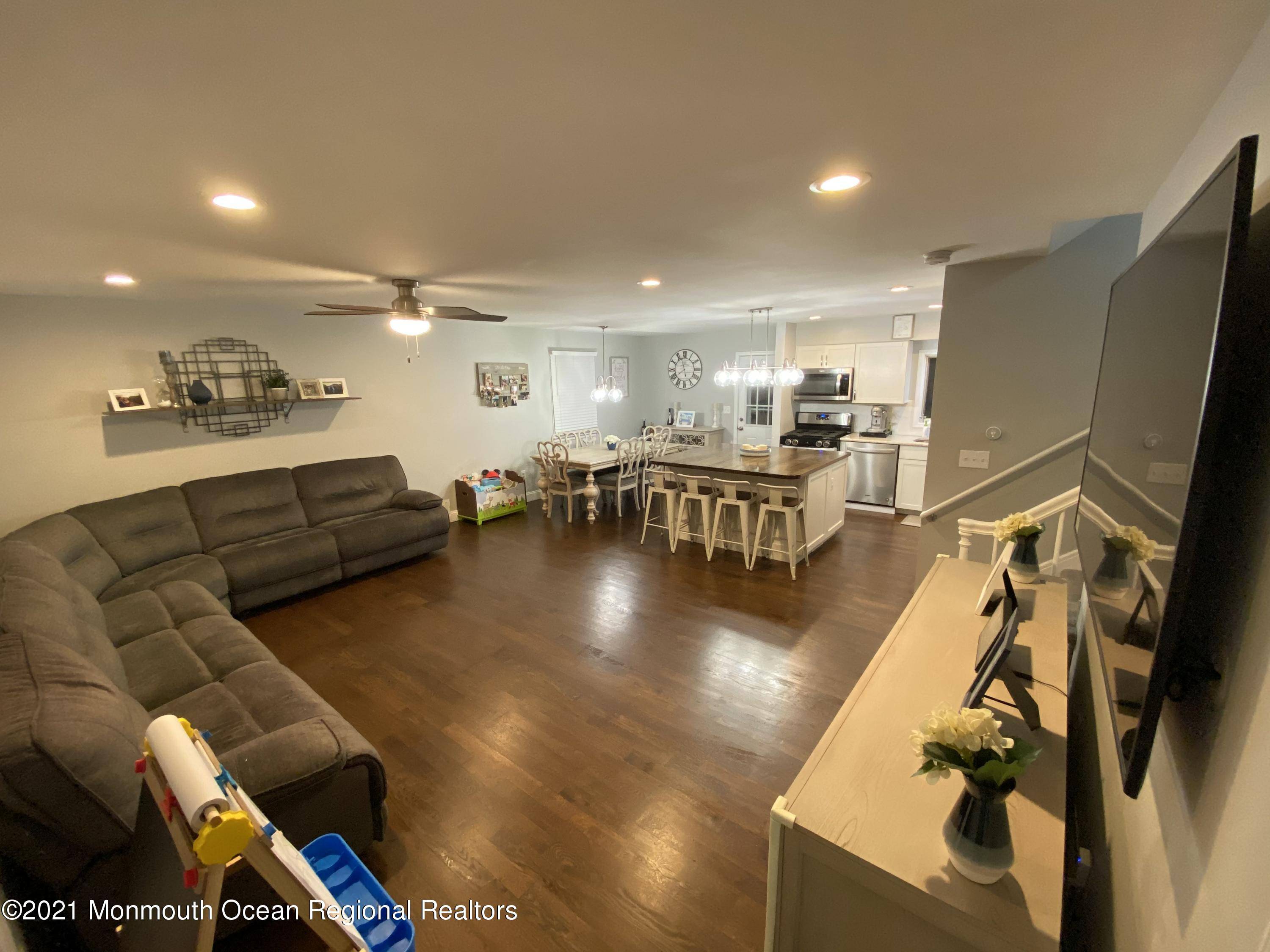 Middletown, NJ 07748,14 Henry Drive