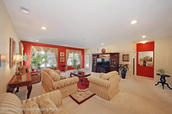 Holmdel, NJ 07733,51 Chesapeake Drive