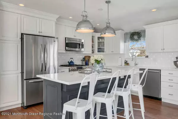 Rumson, NJ 07760,24 Lincoln Avenue