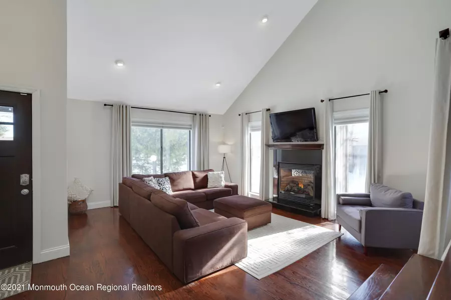 99 Diamond Lane, Old Bridge, NJ 08857