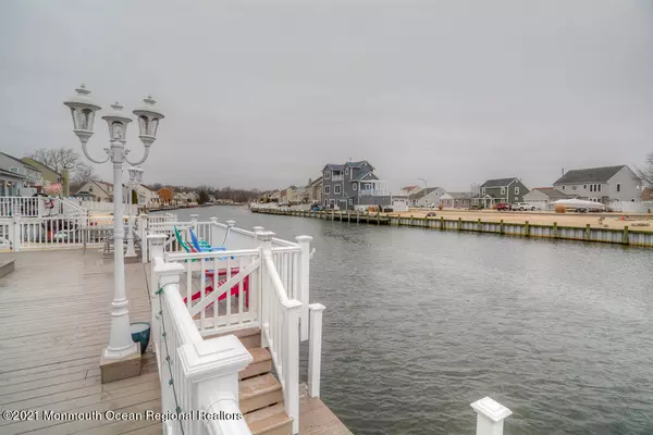 Bayville, NJ 08721,84 Moorage Avenue