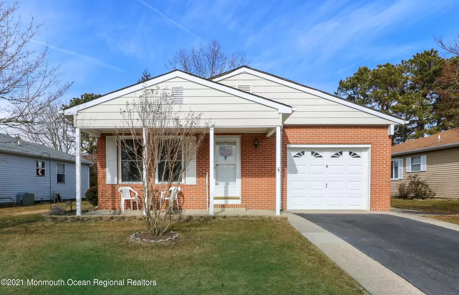 5 Madras Court, Toms River, NJ 08757