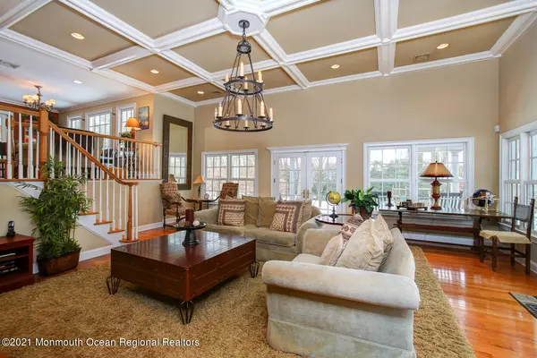 Rumson, NJ 07760,9 Circle Drive