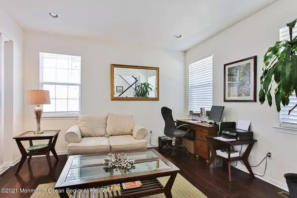 Atlantic Highlands, NJ 07716,3 Birch Street