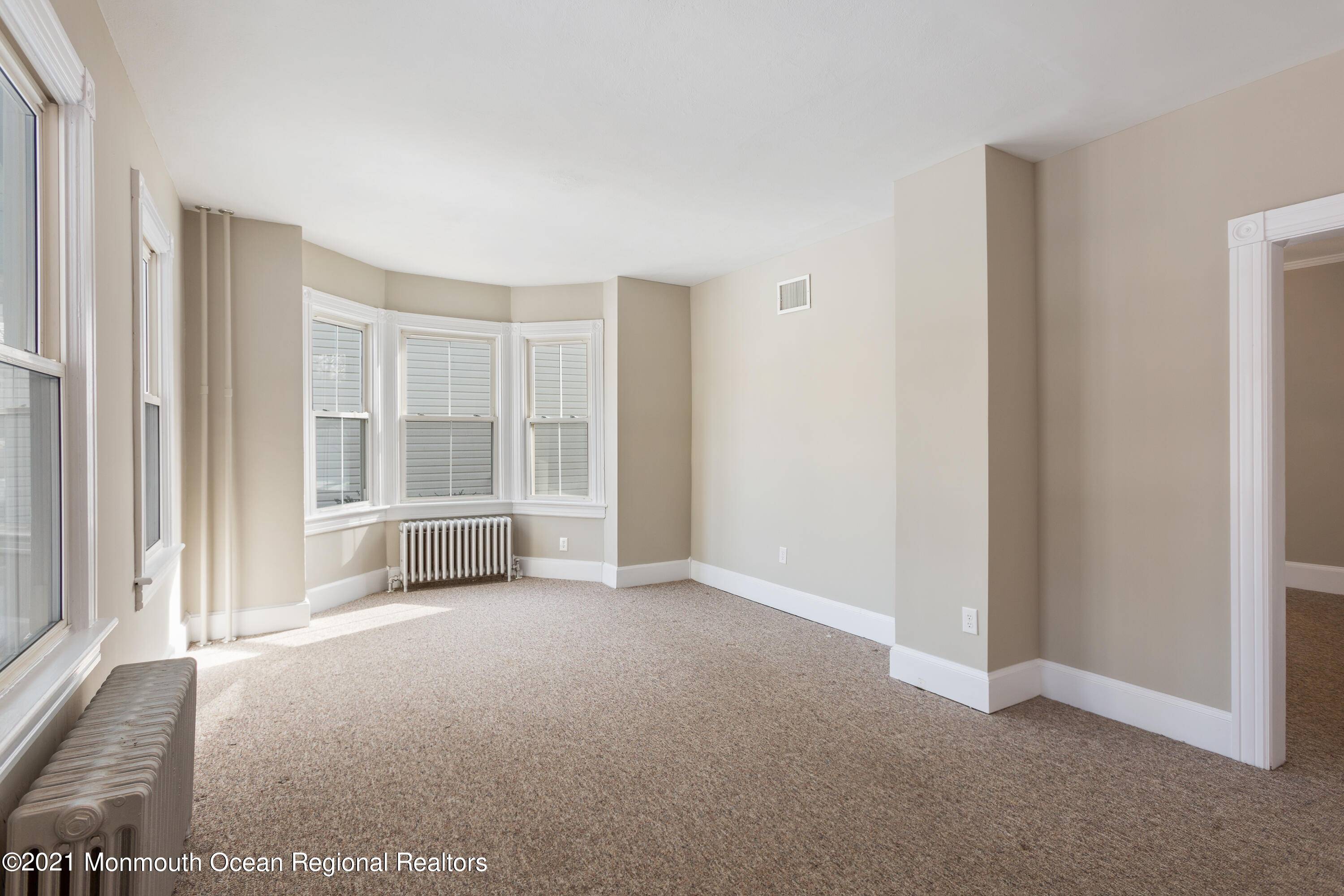 Rumson, NJ 07760,32 Lafayette Street