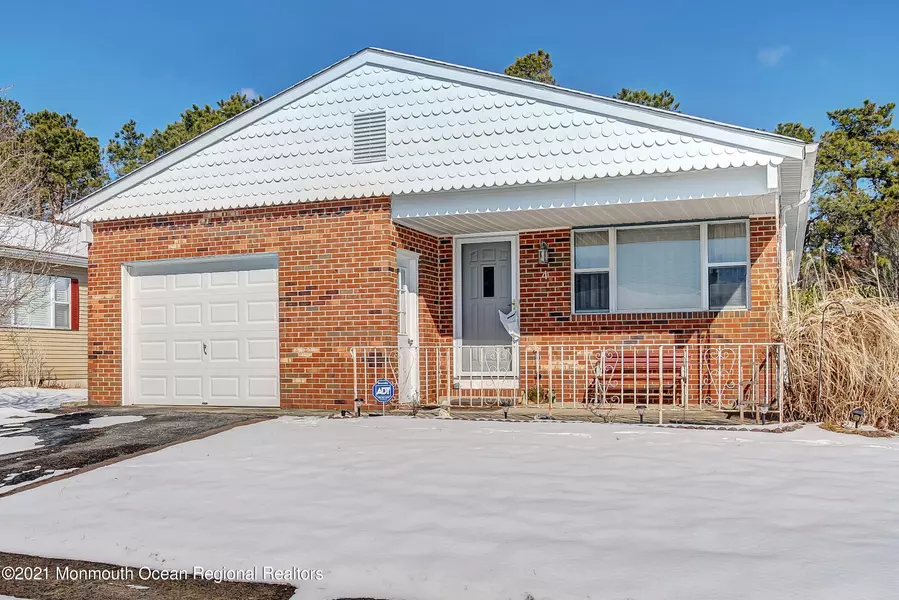 4 Santiago Drive W, Toms River, NJ 08757