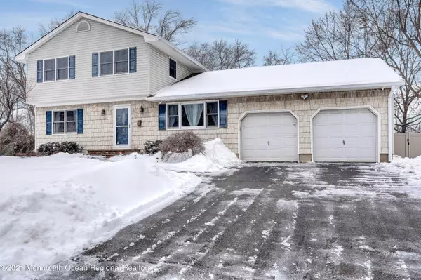 Matawan, NJ 07747,19 Mohawk Drive