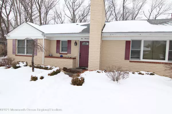 100 Oak Terrace, Freehold, NJ 07728