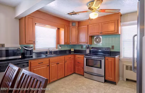 340 Sheridan Avenue, Roselle, NJ 07203