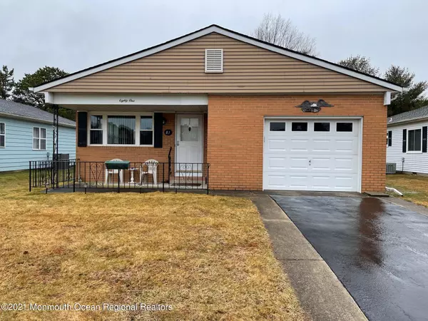 81 Selkirk Avenue, Toms River, NJ 08757