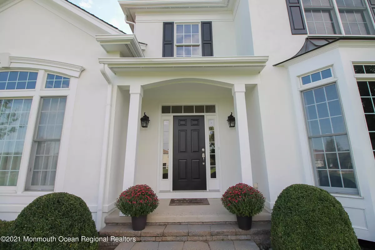 Holmdel, NJ 07733,8 Crape Myrtle Drive