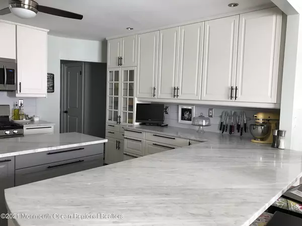 Keyport, NJ 07735,187 Washington Street