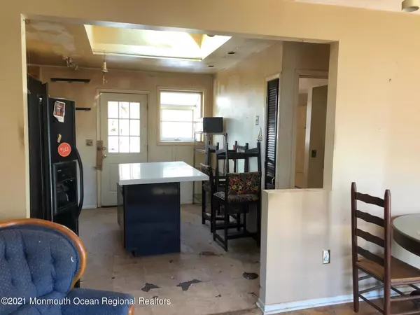 Highlands, NJ 07732,30 Bay Street