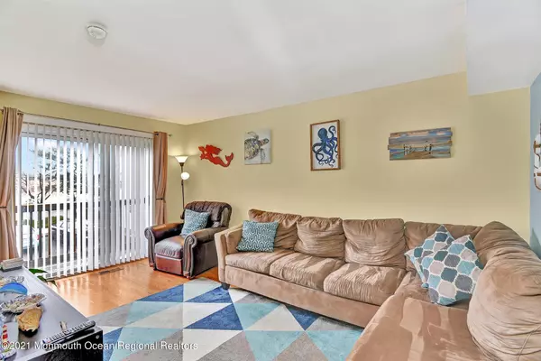 Keansburg, NJ 07734,19 Beachway Avenue #6