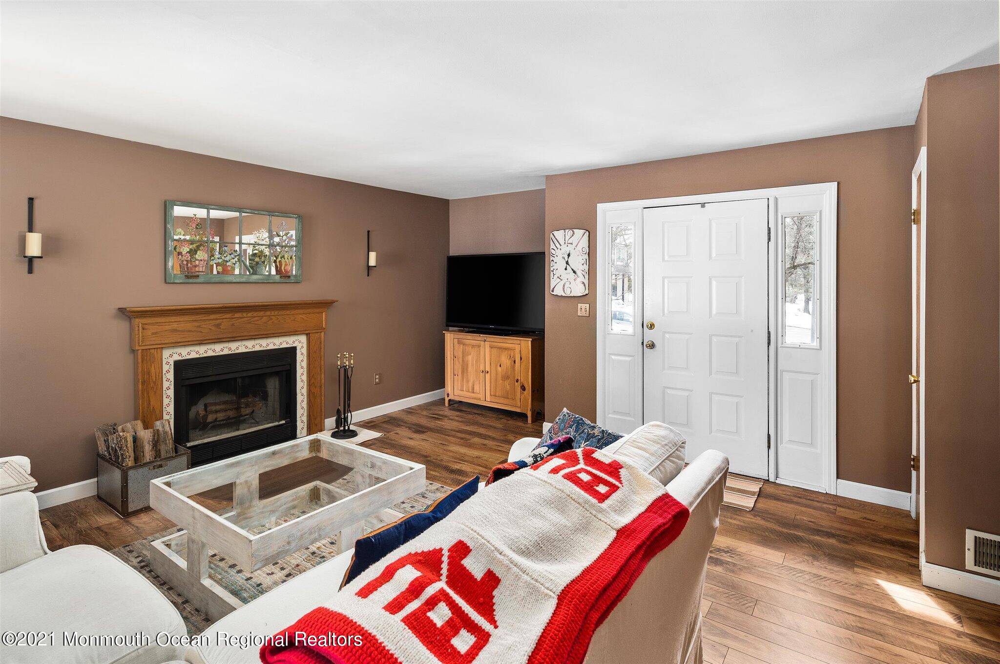 Ewing, NJ 08628,20 Cambridge Drive