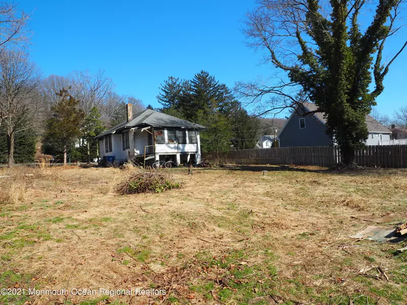 62 Valley Drive, Atlantic Highlands, NJ 07716