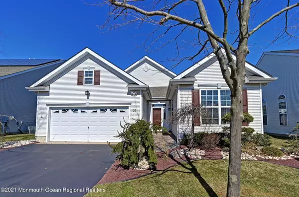 31 Hartack Road, Manalapan, NJ 07726