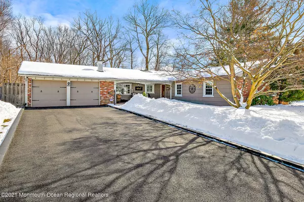 19 Crabtree Road, Matawan, NJ 07747