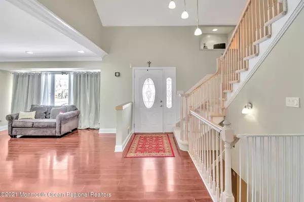 Marlboro, NJ 07746,1 Guest Drive