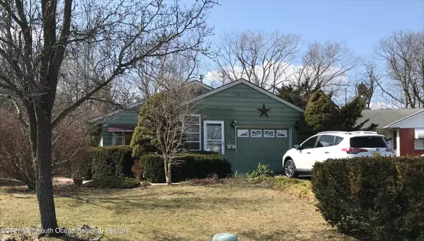 64 Coral Bell Holw, Toms River, NJ 08755