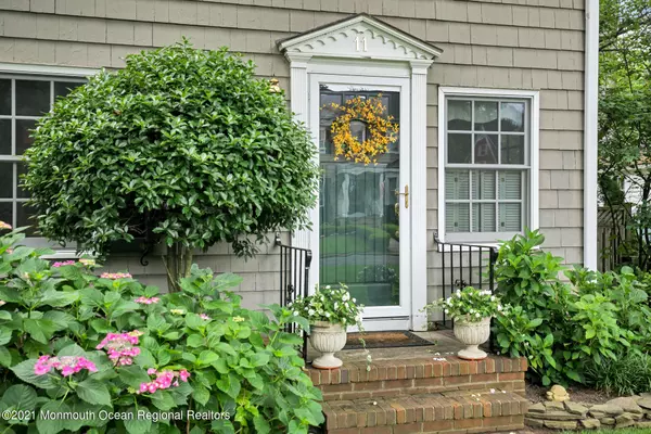 Rumson, NJ 07760,11 Oakwood Lane