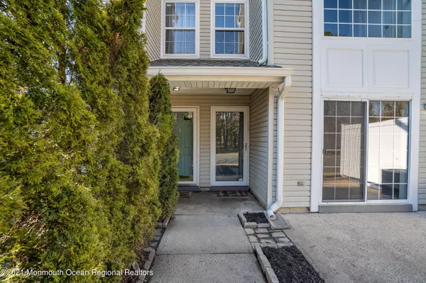 Tinton Falls, NJ 07712,55 Richmond Court