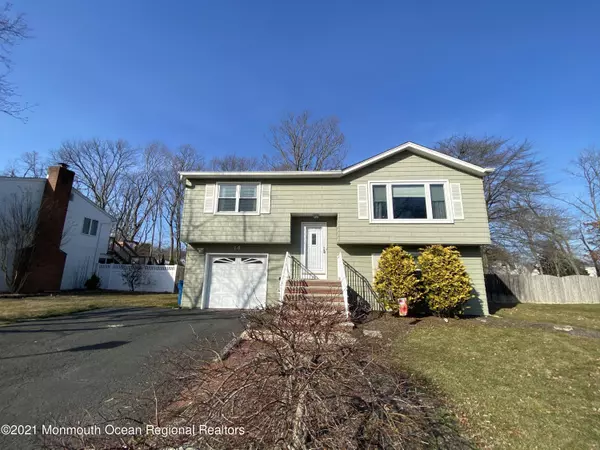 Hazlet, NJ 07730,14 Bunkerhill Road