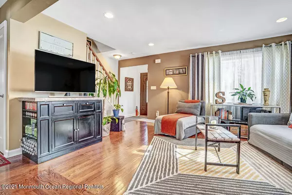 Ridgewood, NJ 07450,838 Auburn Avenue