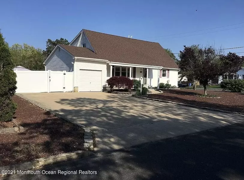 1300 Parkview Boulevard, Toms River, NJ 08755