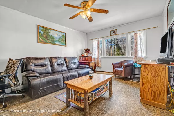 North Brunswick, NJ 08902,1624 Holly Road