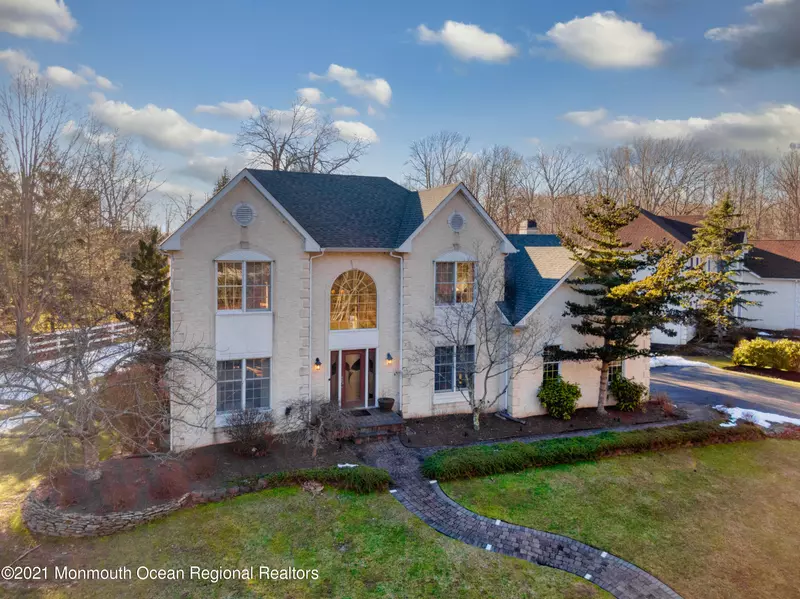 5 Hogans Alley, Farmingdale, NJ 07727