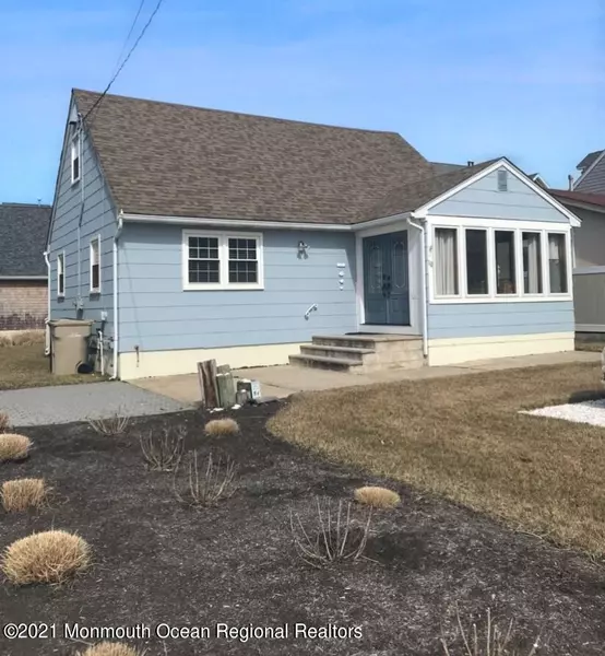 10 21st Avenue, South Seaside Park, NJ 08752