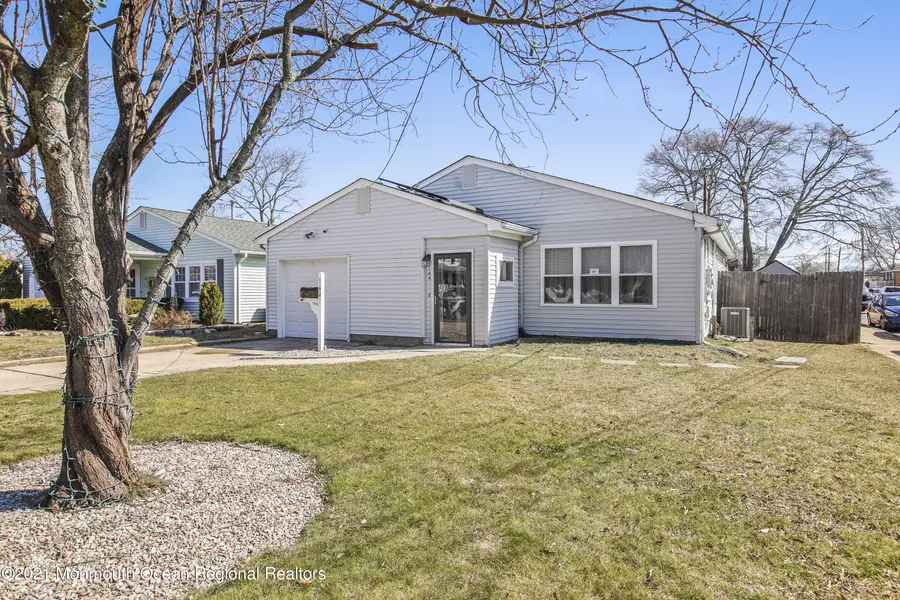 144 Hudson Avenue, North Middletown, NJ 07748