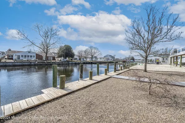 Lanoka Harbor, NJ 08734,705 Bowsprit Point