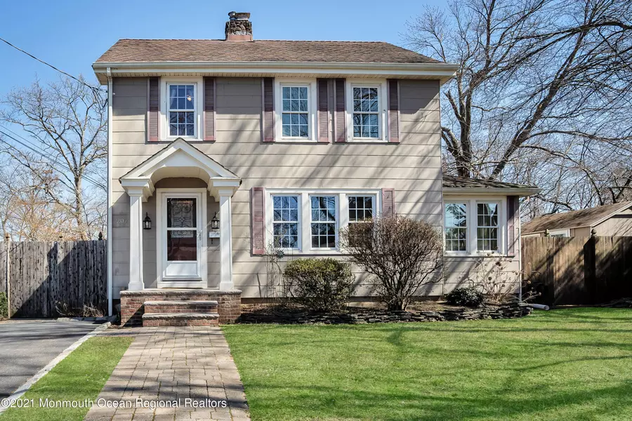 207 Oakes Avenue, Belford, NJ 07718