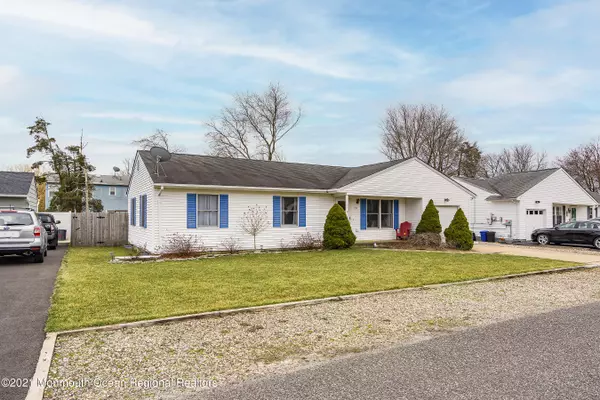 Lanoka Harbor, NJ 08734,709 Hazelton Avenue